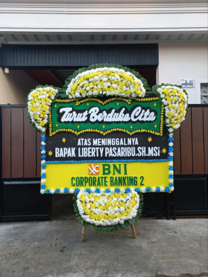 Papan Bunga Duka di Lunto Barat