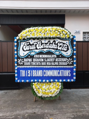 Papan Bunga Duka di Lunto Barat